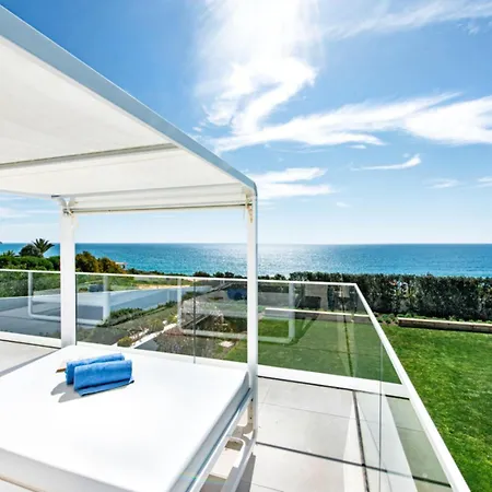 Stunning, Luxury Modern Miramar Luxe - Wow Factor, Panoramic Sea Views *