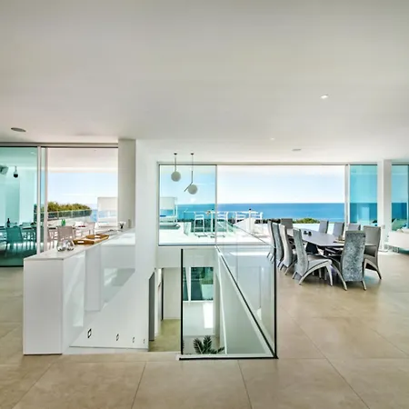Stunning, Luxury Modern Miramar Luxe - Wow Factor, Panoramic Sea Views