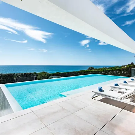 Holiday home Stunning, Luxury Modern Miramar Luxe - Wow Factor, Panoramic Sea Views *