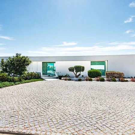 Stunning, Luxury Modern Miramar Luxe - Wow Factor, Panoramic Sea Views *