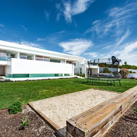Stunning, Luxury Modern Miramar Luxe - Wow Factor, Panoramic Sea Views Holiday home *