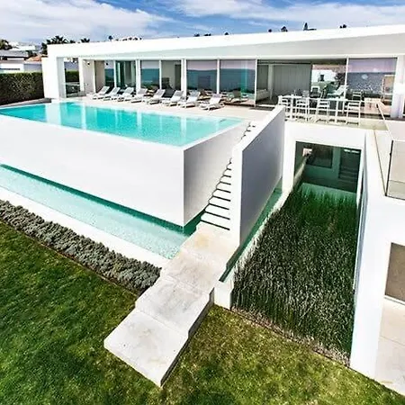 Stunning, Luxury Modern Miramar Luxe - Wow Factor, Panoramic Sea Views Holiday home