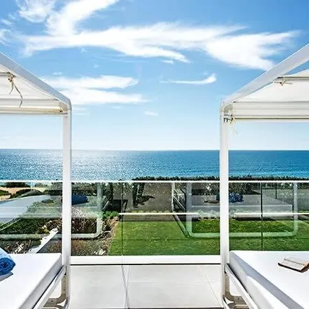 Holiday home Stunning, Luxury Modern Miramar Luxe - Wow Factor, Panoramic Sea Views