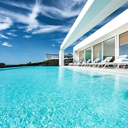 Holiday home Stunning, Luxury Modern Miramar Luxe - Wow Factor, Panoramic Sea Views Praia Da Luz