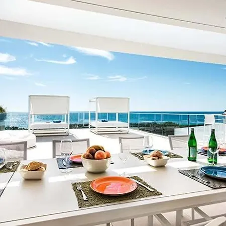Stunning, Luxury Modern Miramar Luxe - Wow Factor, Panoramic Sea Views *