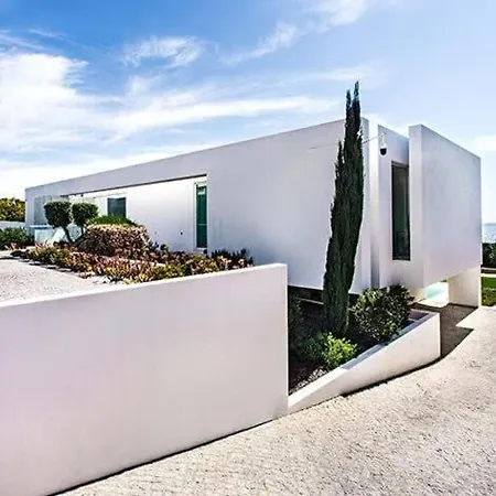 Stunning, Luxury Modern Miramar Luxe - Wow Factor, Panoramic Sea Views *