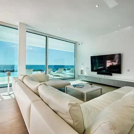 Stunning, Luxury Modern Miramar Luxe - Wow Factor, Panoramic Sea Views בית נופש