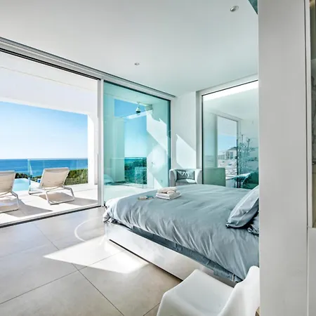 Stunning, Luxury Modern Miramar Luxe - Wow Factor, Panoramic Sea Views *