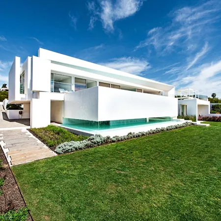 Stunning, Luxury Modern Miramar Luxe - Wow Factor, Panoramic Sea Views