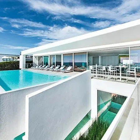 Stunning, Luxury Modern Miramar Luxe - Wow Factor, Panoramic Sea Views